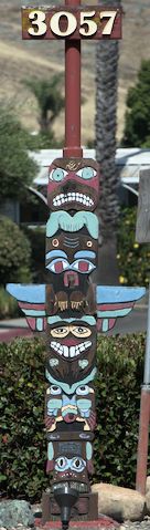 Totem pole on Higuera St.